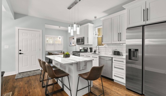 Luxury 5Bed 2Bath Apt w/Parking