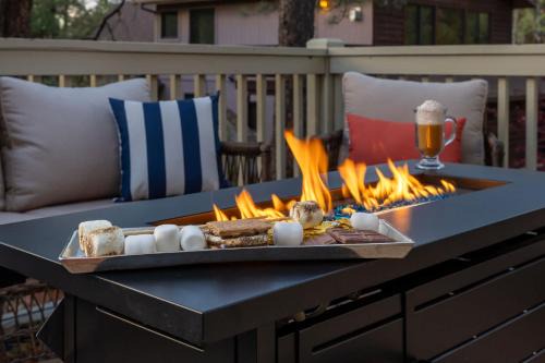 Luxury 5BR Mountain Chalet Hot Tub Game Room