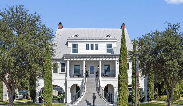 Luxury 6 Bedroom Coastal Home Directly Across From Beach Center of Downtown