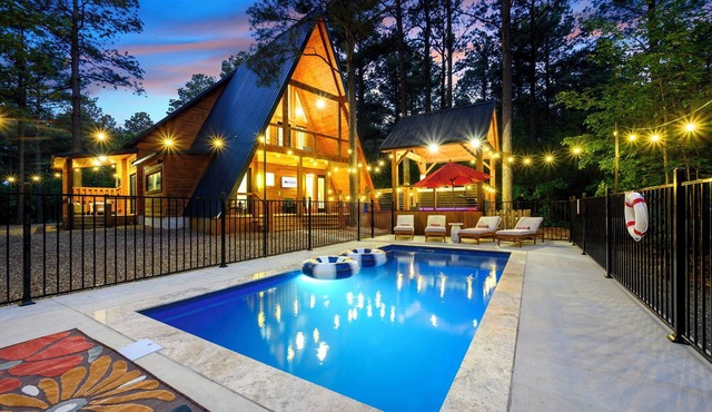 Luxury A-Frame Retreat - Pool - Hot Tub - Fire Pit - Bring your ATVs - Sleeps 12