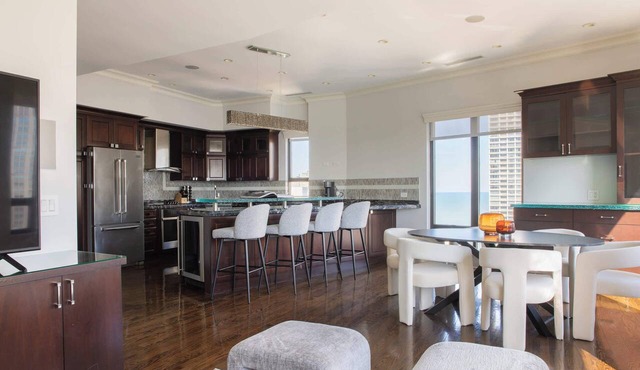 Luxury Designer Penthouse 3803 | Pool | Gold Coast