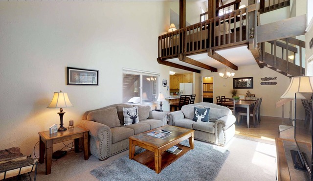 Luxury Group Retreat with Access to Exclusive Golf