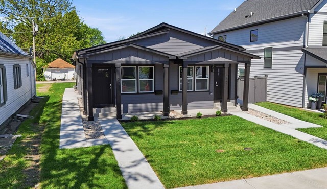 Luxury Indy Duplex I Large Group I Near Downtown