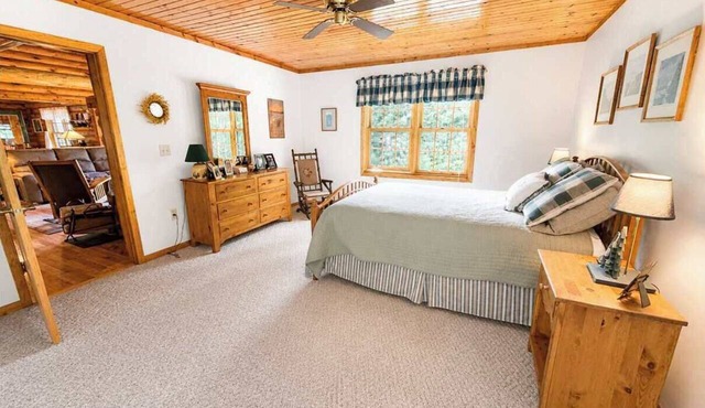 Luxury Log Home W Sandy Frontage, Private Dock, Year-Round trails