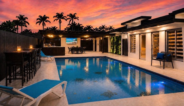 Luxury Modern Stay Hialeah Miami Area! in Hialeah