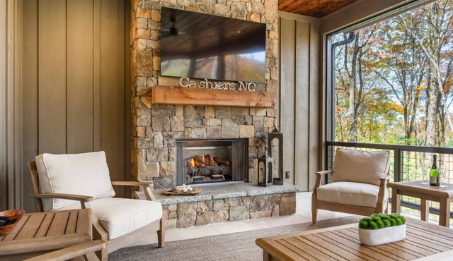 Luxury Mountain Home Fireplace & Scenic Views