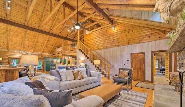Luxury Sapphire Getaway w/ Deck + Game Room!