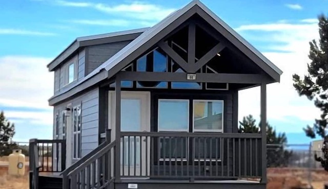 Luxury Tiny Home Escape with Loft, Views & Outdoor Space in Williams, Arizona