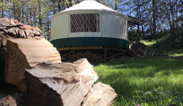 Luxury Wine Country Yurt Great for any Season