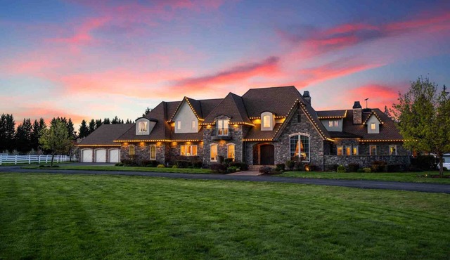 Magnificent Country Chateau w/Enormous Indoor Pool Area, Billiards Room, Arcade Room on 20 Acres