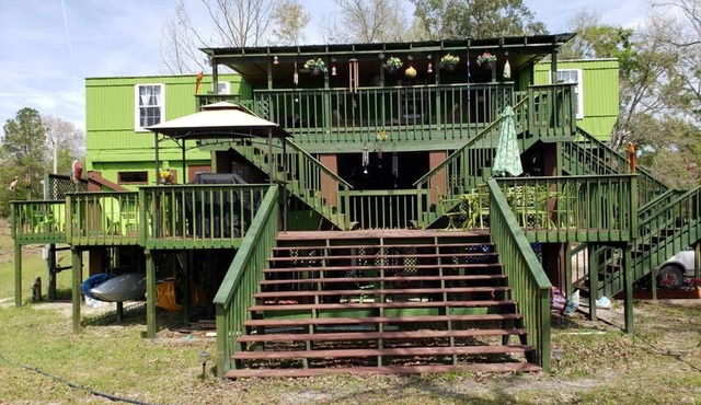 MARGARITAVILLE ON THE SUWANNEE RIVER in Mayo