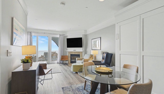 Maritime Lakview Suite 417: A spacious 2-bedroom condo in beautiful Bay Harbor, MI.