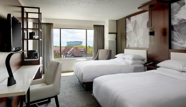Marriott East Lansing at University Place