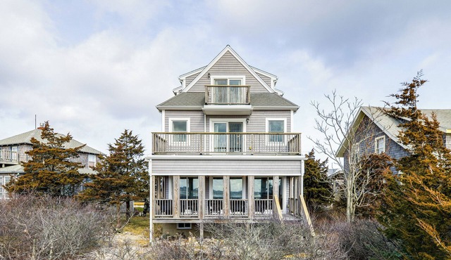 Marshfield Home w/2 Decks & Private Beach Access! in Marshfield