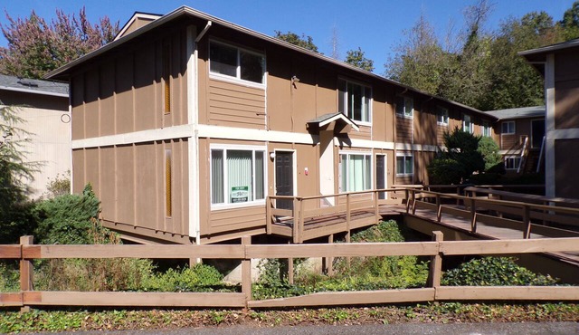 Marvelous 2-bedroom Cedarbrook apartment Near Hillsdale & Multnomah Village
