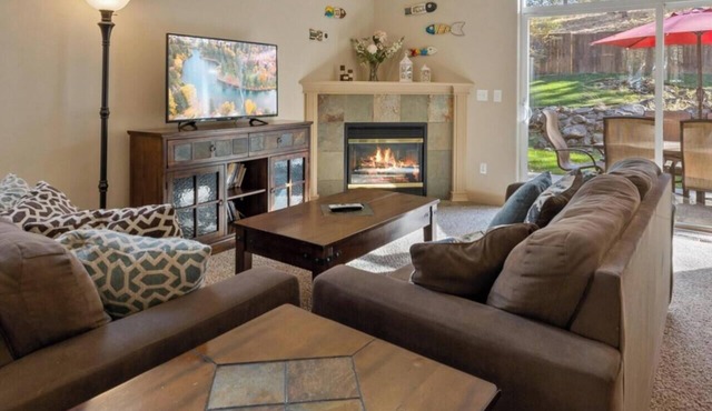Meadowbrook Dr | Century West, private hot tub, pet (dog) friendly