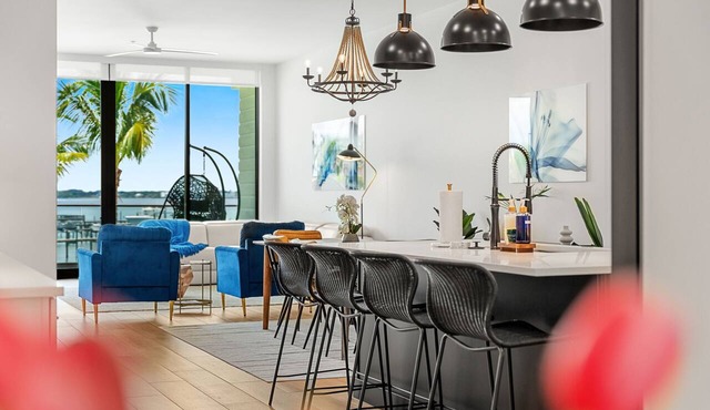 Melbourne Riverfront condo by the beach, pool, hot tub, dock, washer/dryer