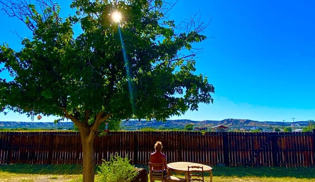 Mercury Mellow Manor... Views of Turtleback Mountain, Near Spas and Rio