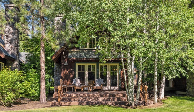 Metolius River Resort Cabin 6 Luxurious cabin on the Metolius River w/fireplace