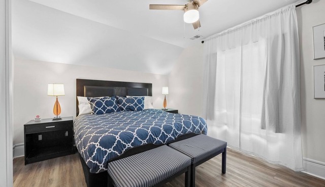 Mexicantown Detroit 2BR | Sleeps 7 + WiFi
