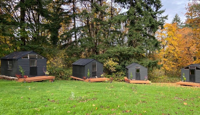 Mid Century private 7 acre property. 20 min from central PDX