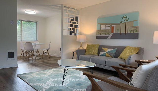Mid Mod Home - 13 Min to Autzen - 6 Min to Airport