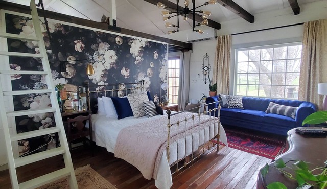Mockingbird Fields- Nesting Suite