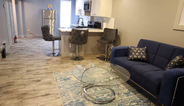 Modern 2BR Apt , 10 Mins to EWR & Easy NYC Train Access in Newark