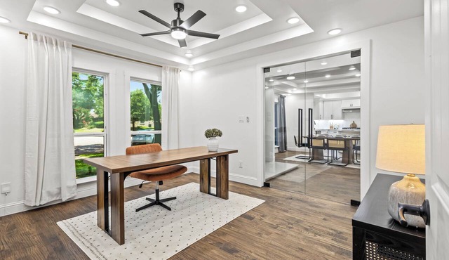 Modern and Spacious - 4 Bedroom, 3.5 Bath, PLUS Office in Dallas