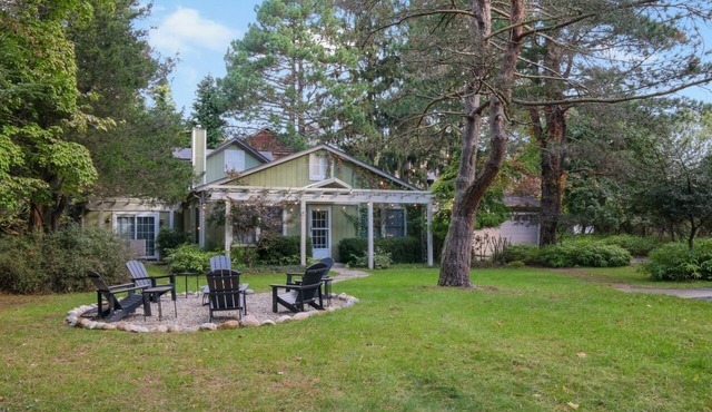 Modern Cabin in Saugatuck with NEW Hot Tub!