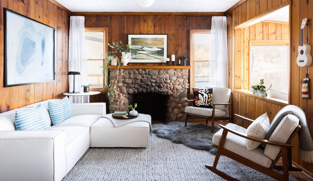MODERN COTTAGE ON PRIVATE LAKE CLOSE TO ANN ARBOR