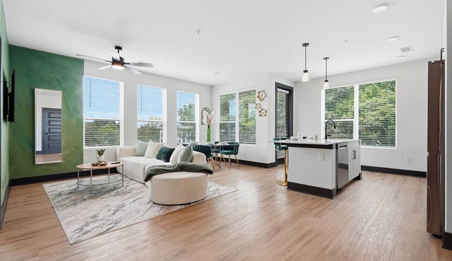 Modern Emerald Oasis Stylish Decatur Getaway in Decatur