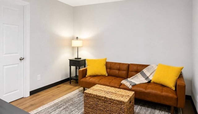 Modern Private 2 Room Suite in Boutique Style Hotel - Room #6