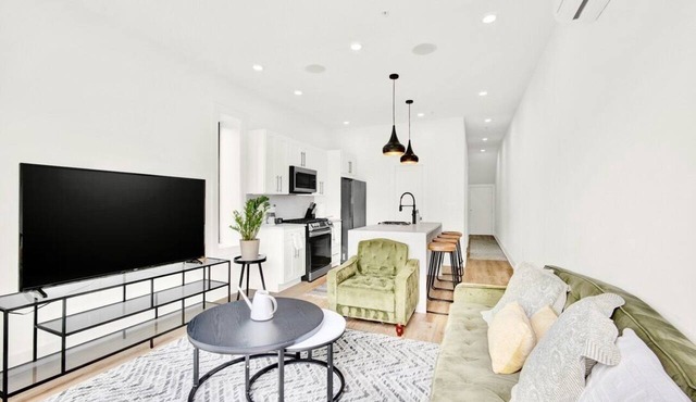 Modern & Private Getaway Minutes to Capitol Hill! in Washington