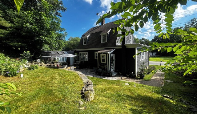 Modern & Spacious Colonial Near Downtown Providence & Brown University - 9 min