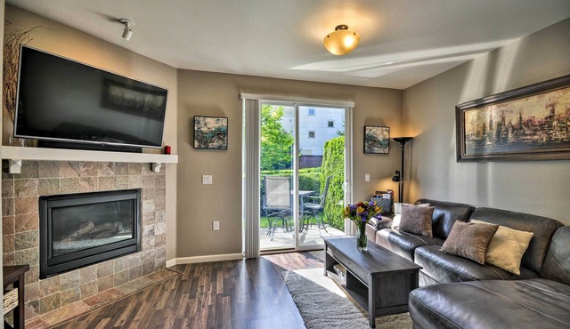 Modern Vancouver Townhome - Right on Main St!