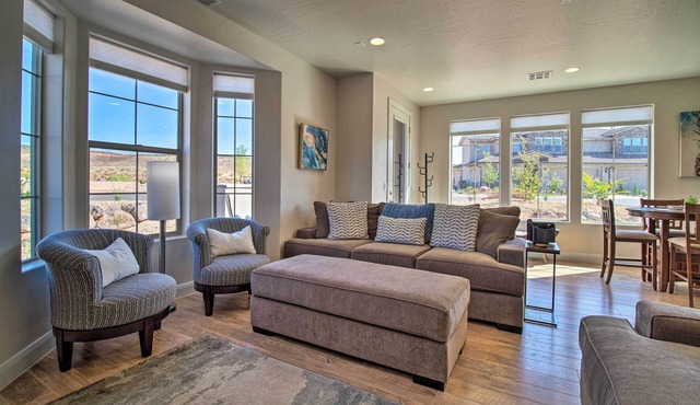 Modern Washington Home - Pool & Trail Access!