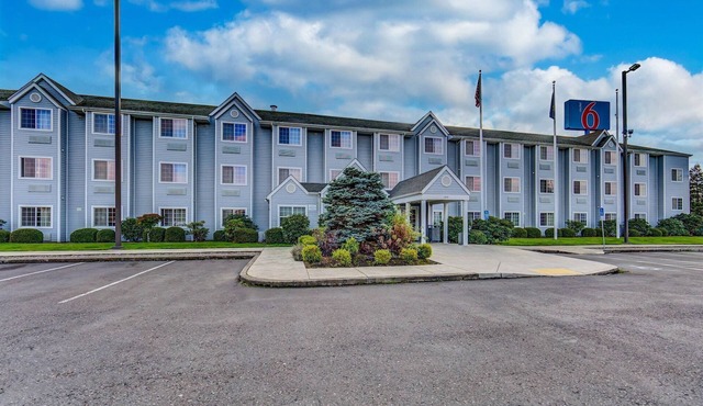 Motel 6 Sutherlin, OR