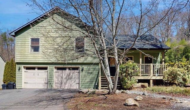 Mountain home with firepit, porch & Ping-Pong - near downtown & WCU