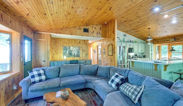 Mountain View Retreat | Fireplace + EV in Cullowhee