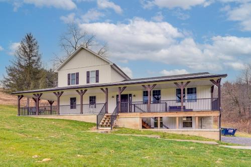 Mtn Views! Peaceful Rural Retreat in Mapleton in Mapleton