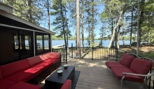 Musky Hideout on Lost Land Lake