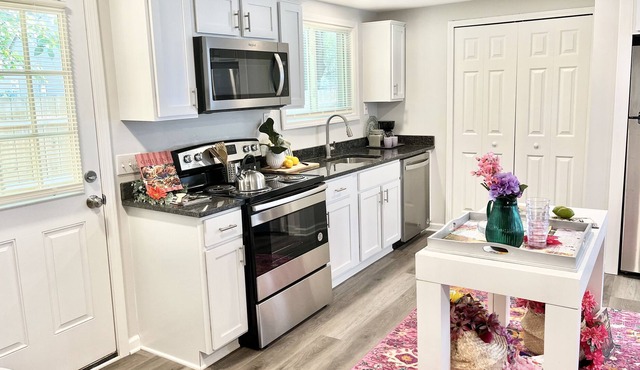 Must Stay 5BD| Full Kitchen| Roku TV| Free Wifi