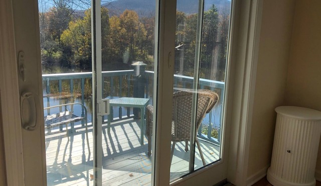 Nature, activities, dining, farmers market and shopping near town. in Dorset