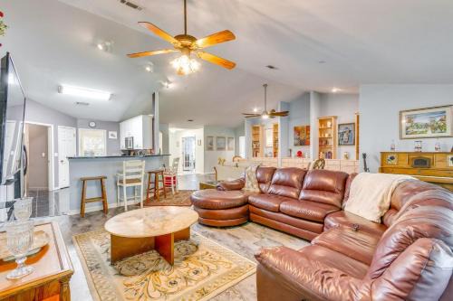 Near Beach Covered Patio FirePit+Grill Yard