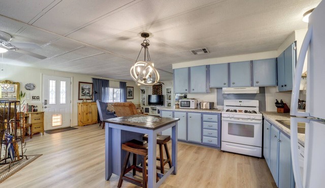 Near Hiking & Wineries: Charming Camp Verde Home!