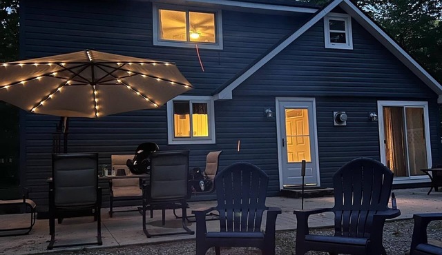 *New* Blue Haven Cabin on Higgins Lake
