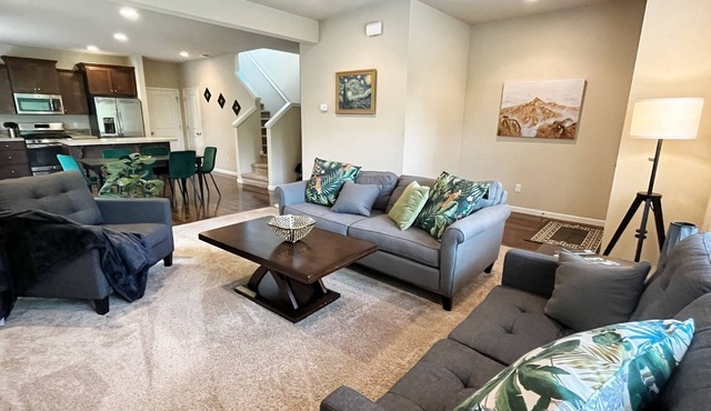 New Classic Family Home in Quiet Neighborhood next to PCC Rock Creek
