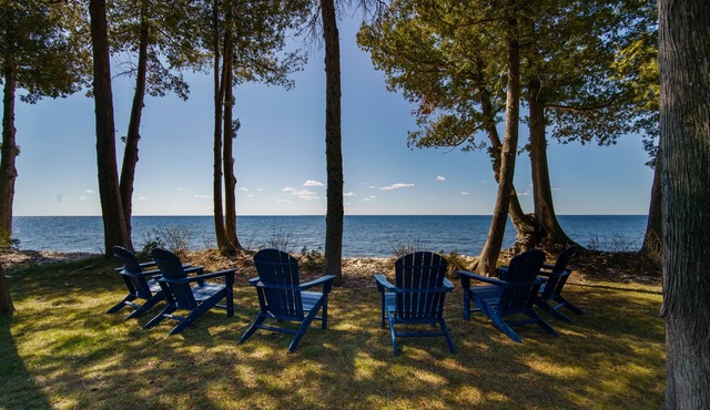 NEW Private 3 acre waterfront property directly on the Bay! WEEKLY DISCOUNT 10%