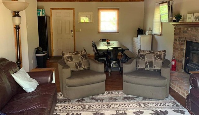 New River mountain cabin with reduced cleaning fee in Lansing